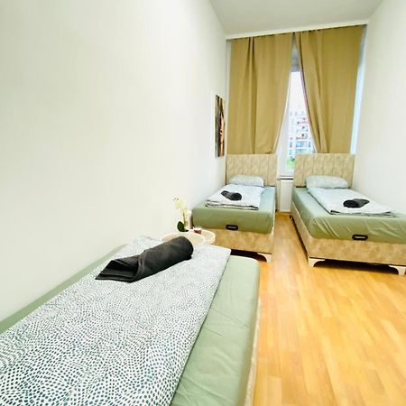 Bright 5Br Shared Apartment W Great Transport Link 비엔나 외부 사진