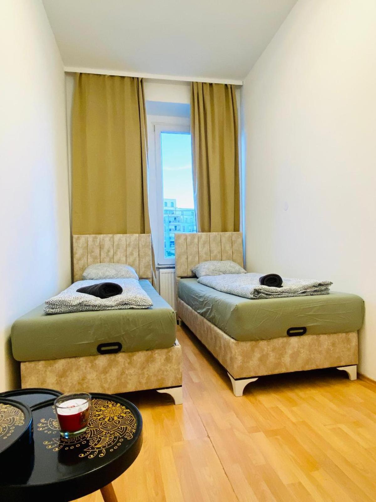 Bright 5Br Shared Apartment W Great Transport Link 비엔나 외부 사진