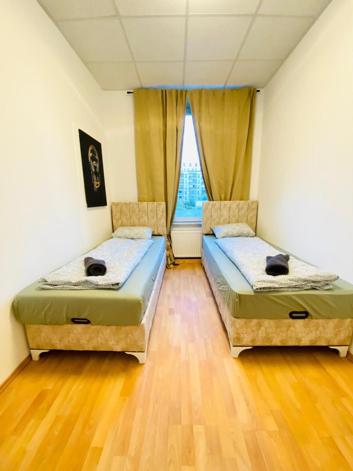 Bright 5Br Shared Apartment W Great Transport Link 비엔나 외부 사진